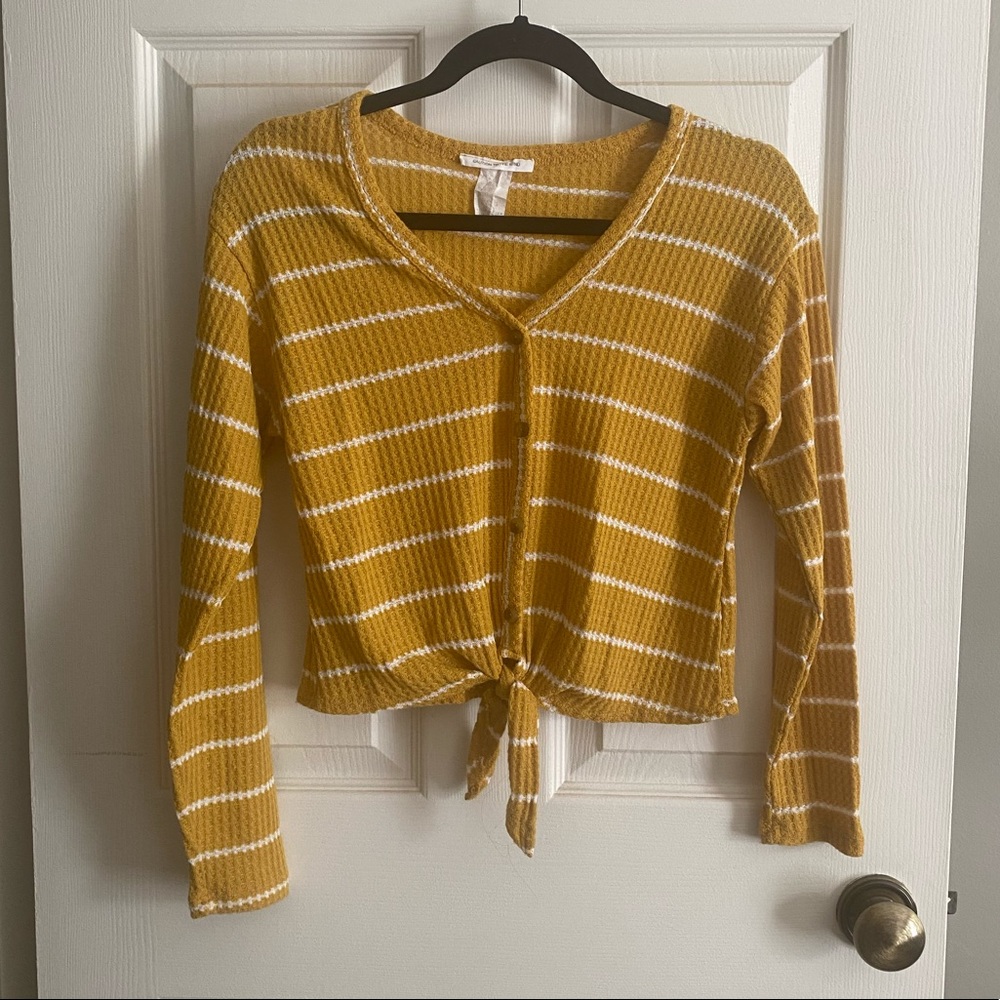 Yellow v-neck crop top